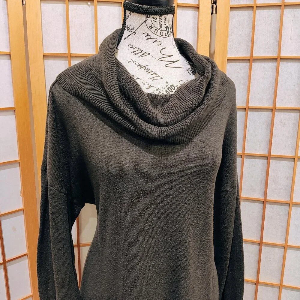 Premise Cowl Neck Sweater Blouse, Size XL, Used